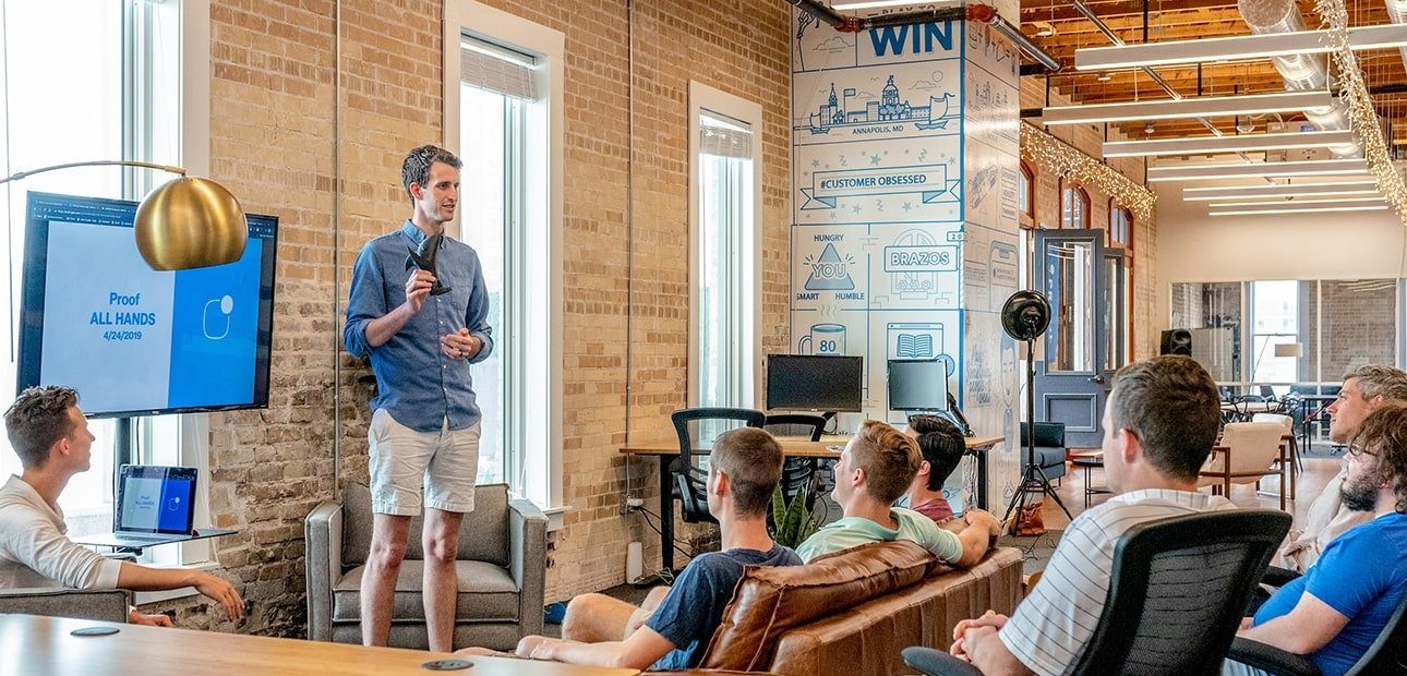 Navigating the World of Virtual Reality